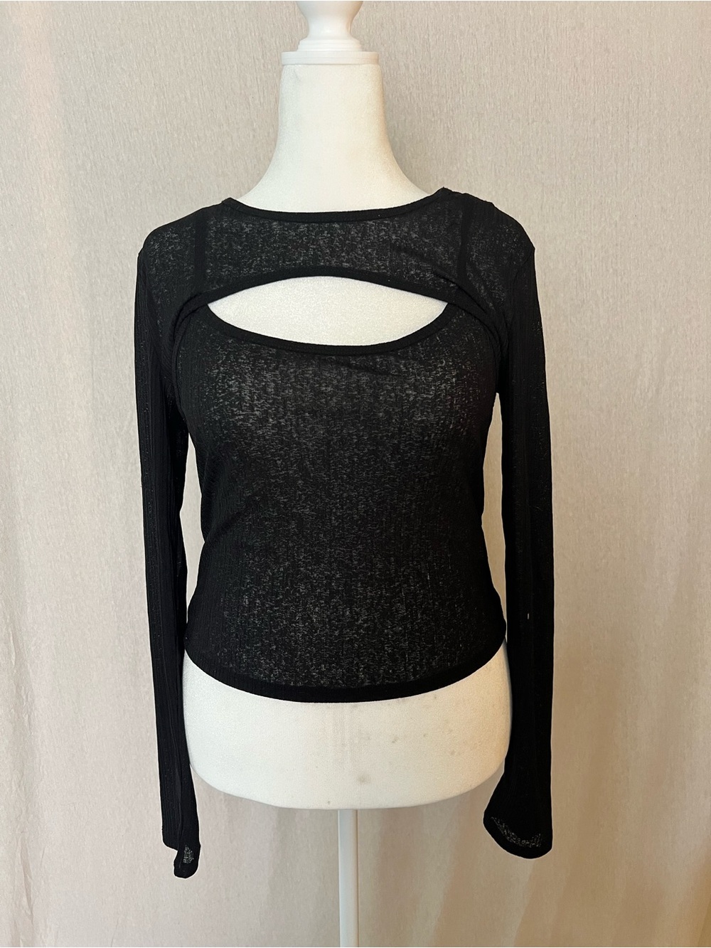 Forever 21 Black Long-Sleeve Cutout Crop Top